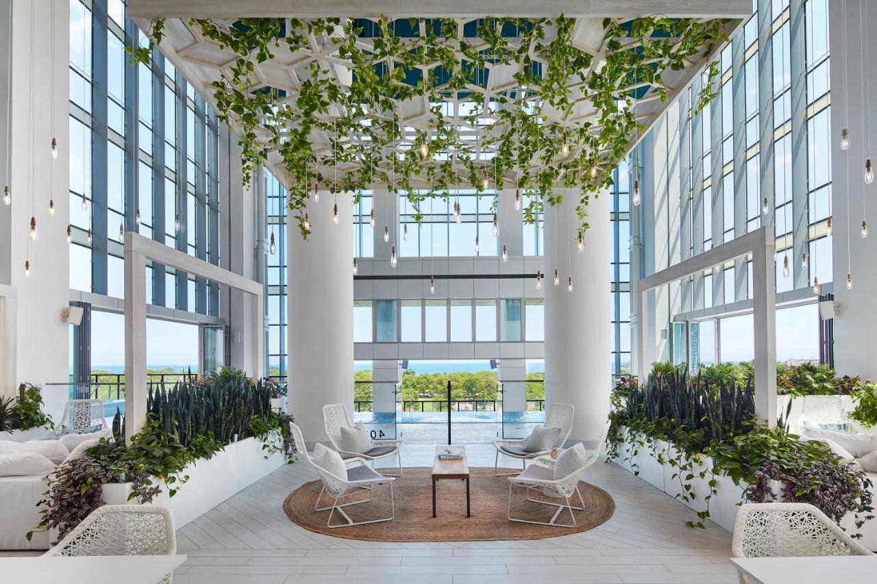 Sentral Michigan Avenue Aparthotel Chicago Bagian luar foto The lobby of the hotel