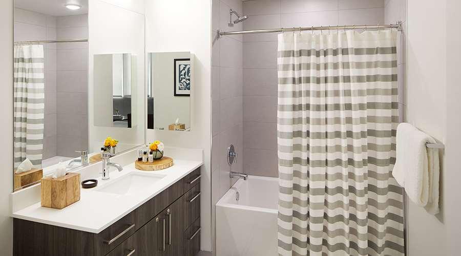 Sentral Michigan Avenue Aparthotel Chicago Bagian luar foto A shower curtain