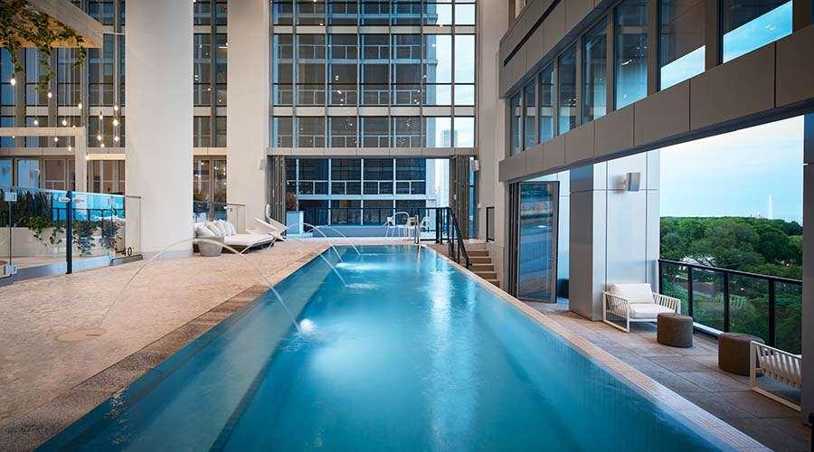Sentral Michigan Avenue Aparthotel Chicago Bagian luar foto The pool at the Ritz-Carlton, South Beach