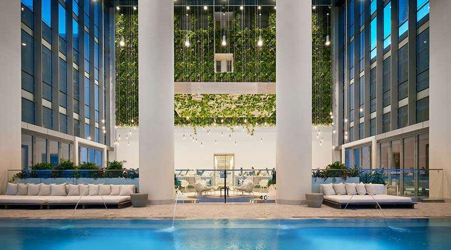 Sentral Michigan Avenue Aparthotel Chicago Bagian luar foto The pool at the Ritz-Carlton, Melbourne