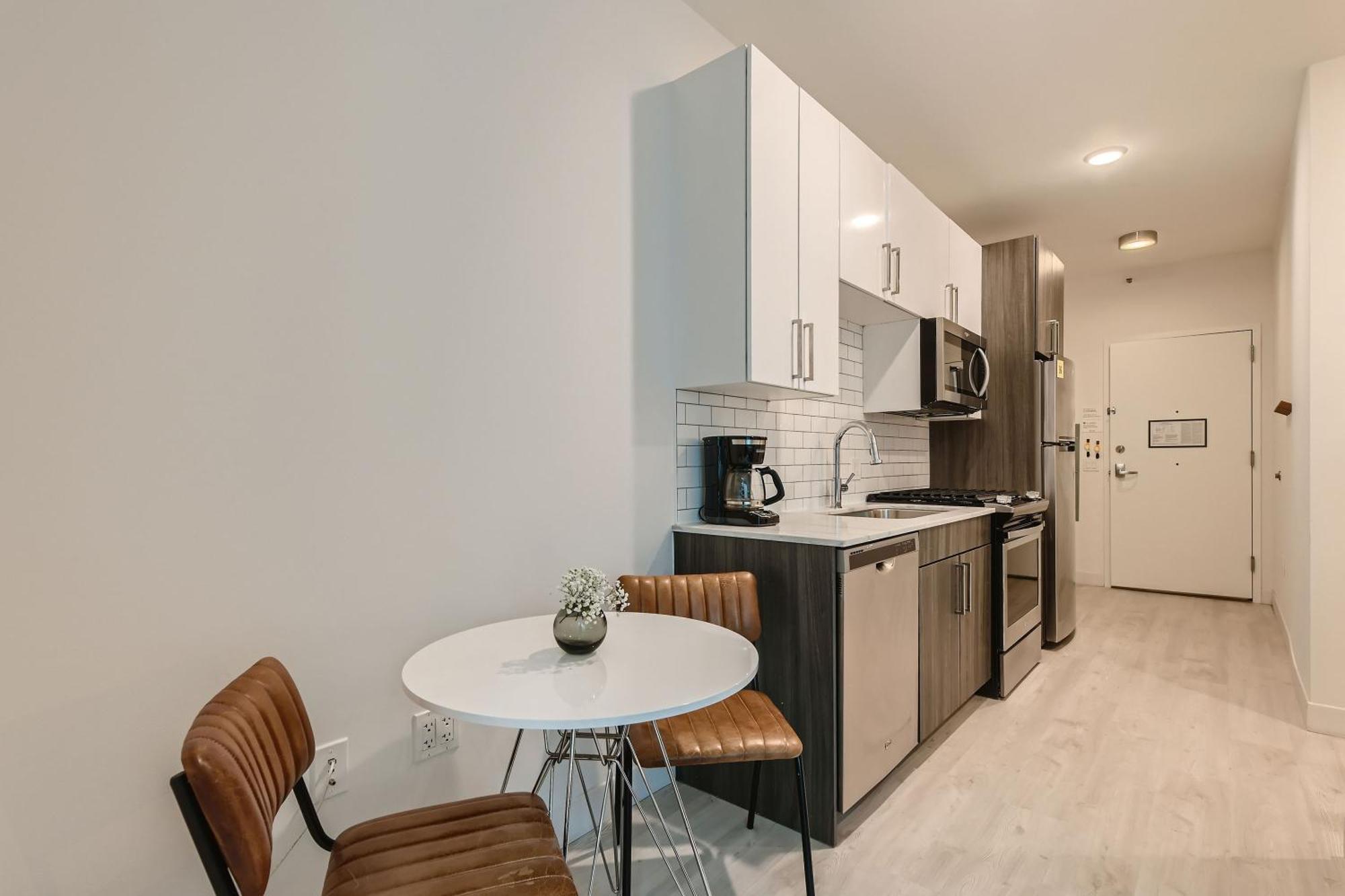 Sentral Michigan Avenue Aparthotel Chicago Ruang foto Kitchen