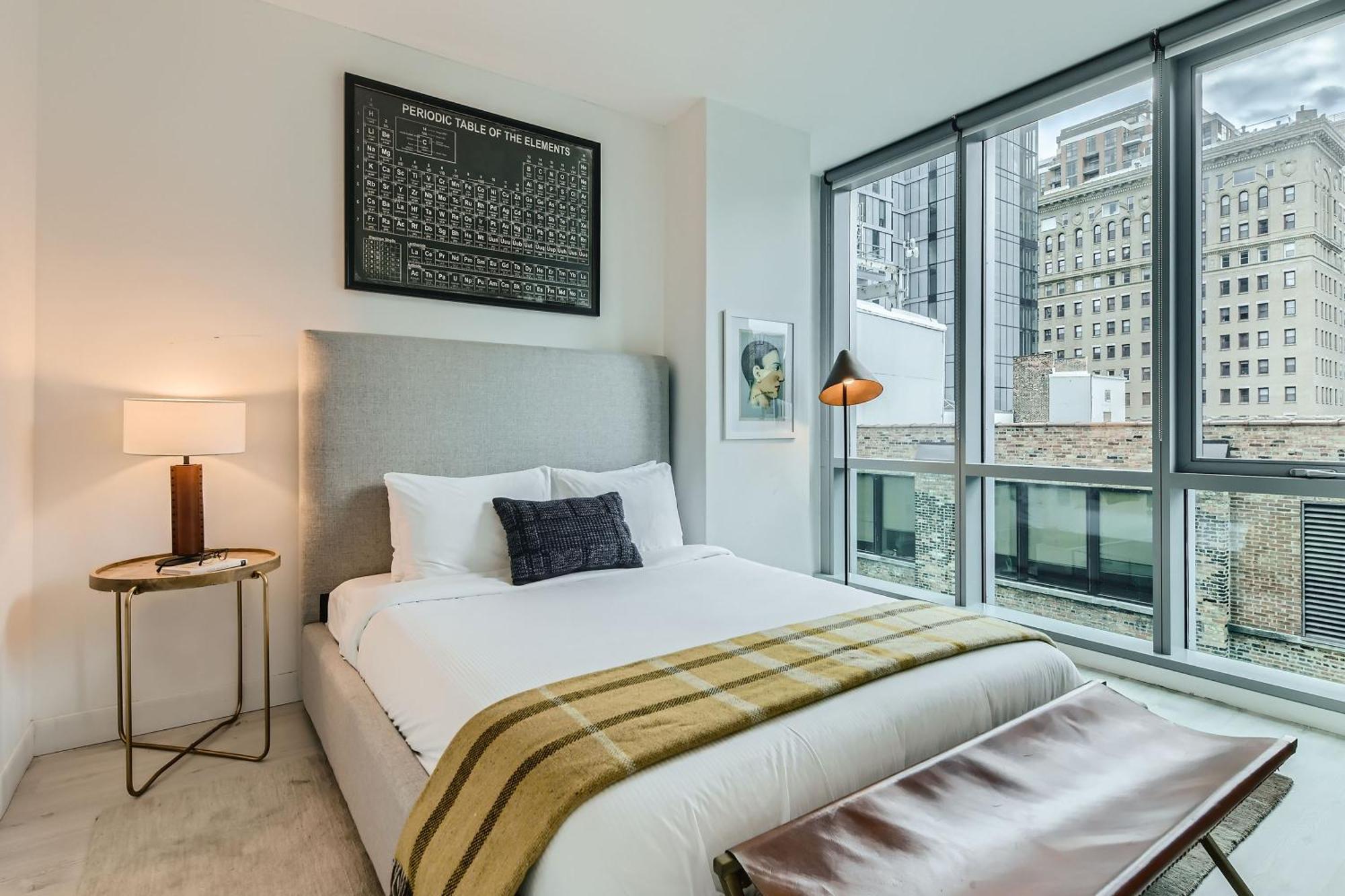 Sentral Michigan Avenue Aparthotel Chicago Ruang foto A bedroom