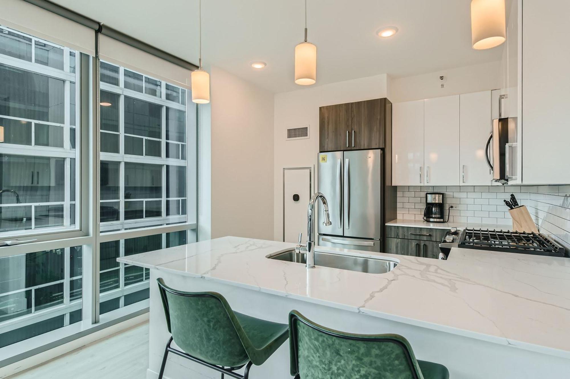 Sentral Michigan Avenue Aparthotel Chicago Ruang foto Kitchen
