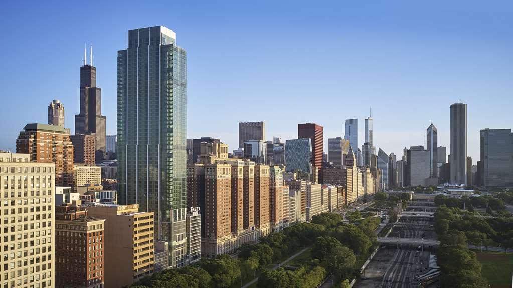 Sentral Michigan Avenue Aparthotel Chicago Bagian luar foto The Park at Riverbank